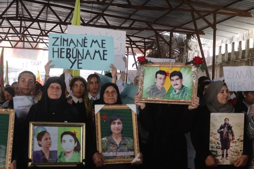 Li Rojava guhertina navên dibistanan hate protesto kirin