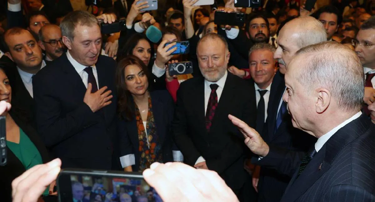 Erdoğan: “Em ê bi Özel re hevdîtinan bikin çima na!”