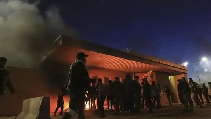 Li Zencan a Îranê muhîmatekî ku neteqiyabû, teqiya û 14 leşketrên Îranê can dan
