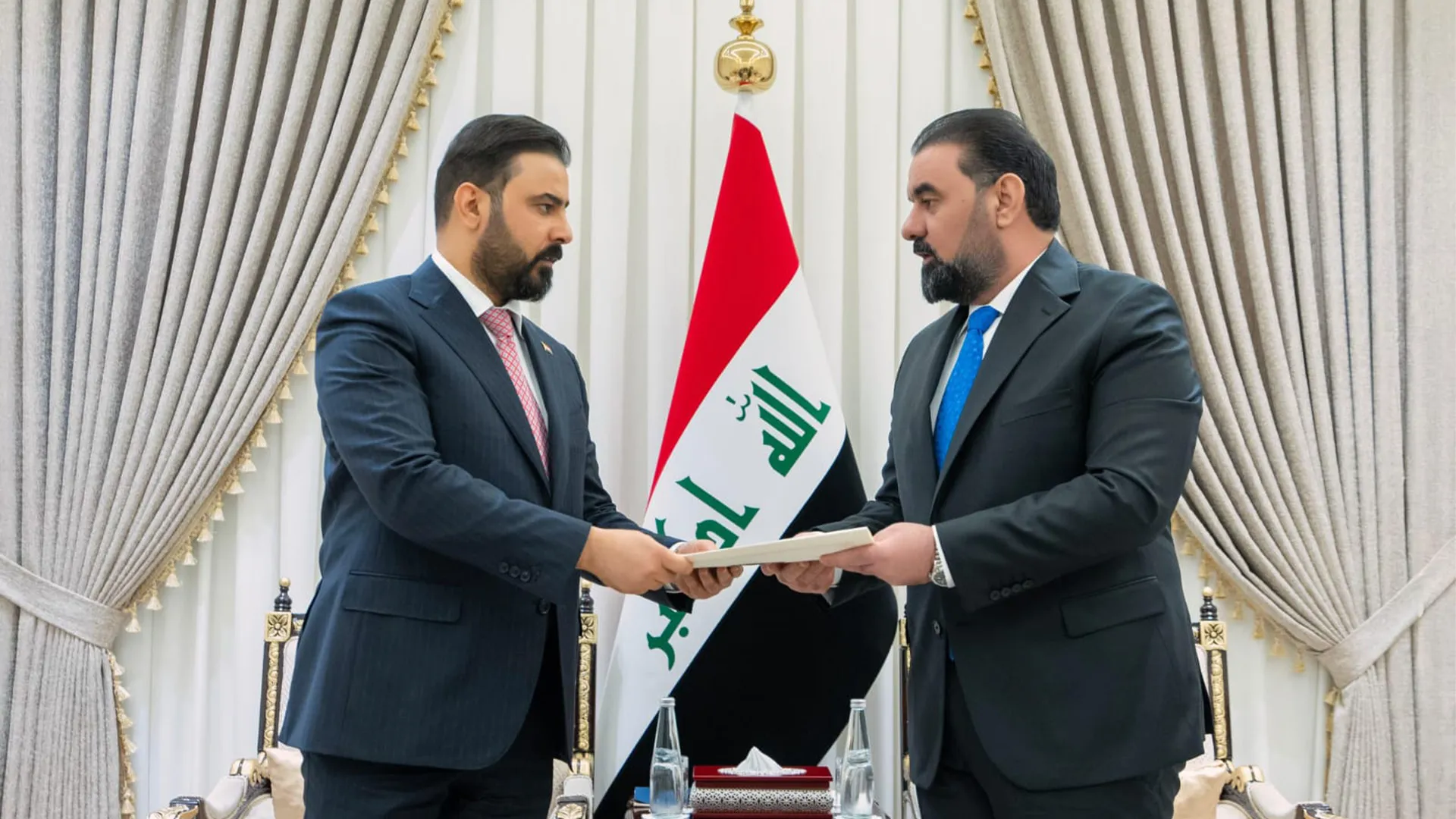 Ali Zeydi, hükümet programını Parlamento başkanına sundu