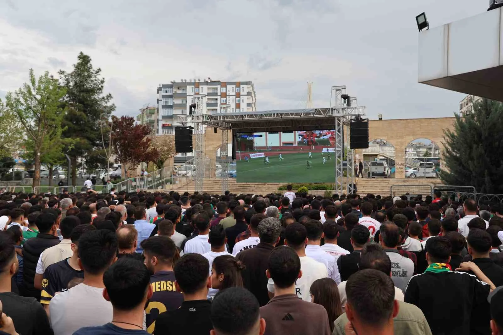 Amedspor’un şampiyonluk maçı için kente dev ekran kurulacak 