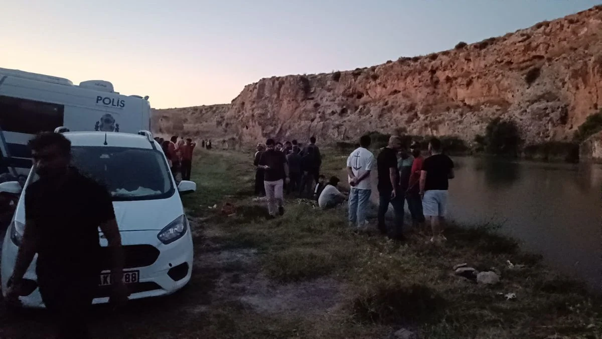 6 roj berê di ava Göksu de wenda bû lê îro cesedê wî dîtin.