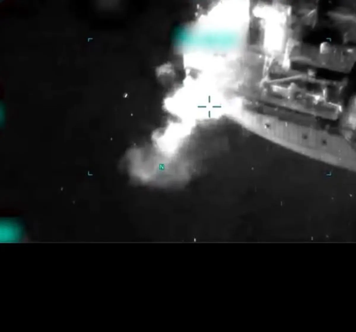 CENTCOM: Li Deryaya Omanê tankerê petrolê yê Îranê hat lêdan
