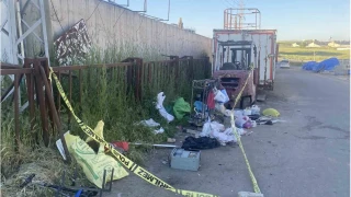 Karkerê înşaatê bi balte 3 kesan birîndar kir