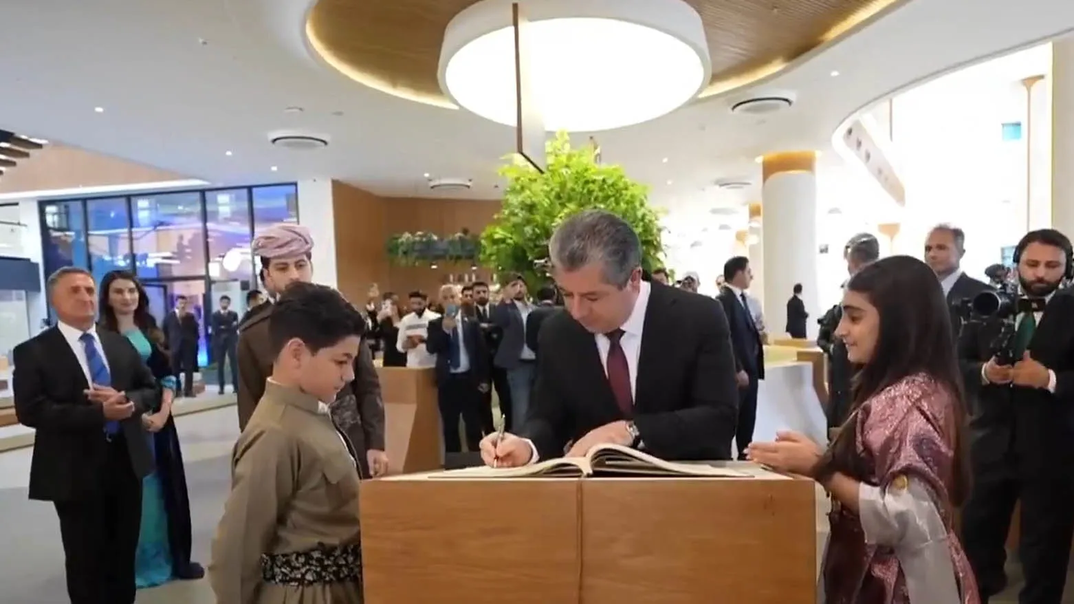 Mesrur Barzani gençlik merkezinin açılışını yaptı