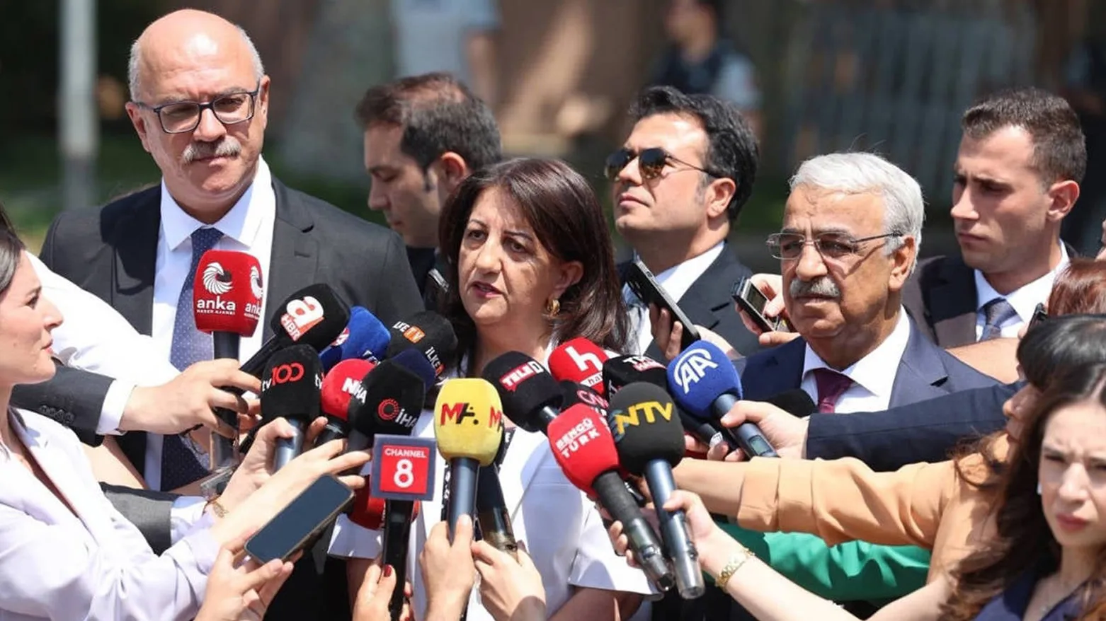 İmralı Heyeti’nin Öcalan ile görüşeceği tarih belirlendi