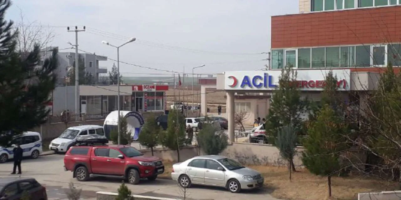 Li Çinar a Diyarbekirê du otomobil li hev ketin: 7 birîndar