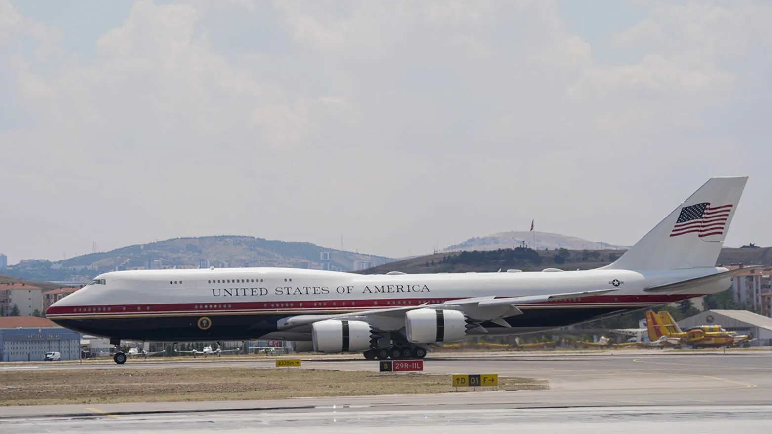 Trump'ı Ankara'ya taşıyan uçak dünyada zirveye yerleşti