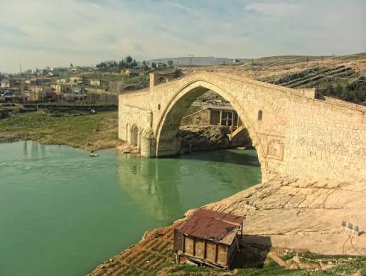 Li Malabadê xortê 17 salî di ava çem de fetisî