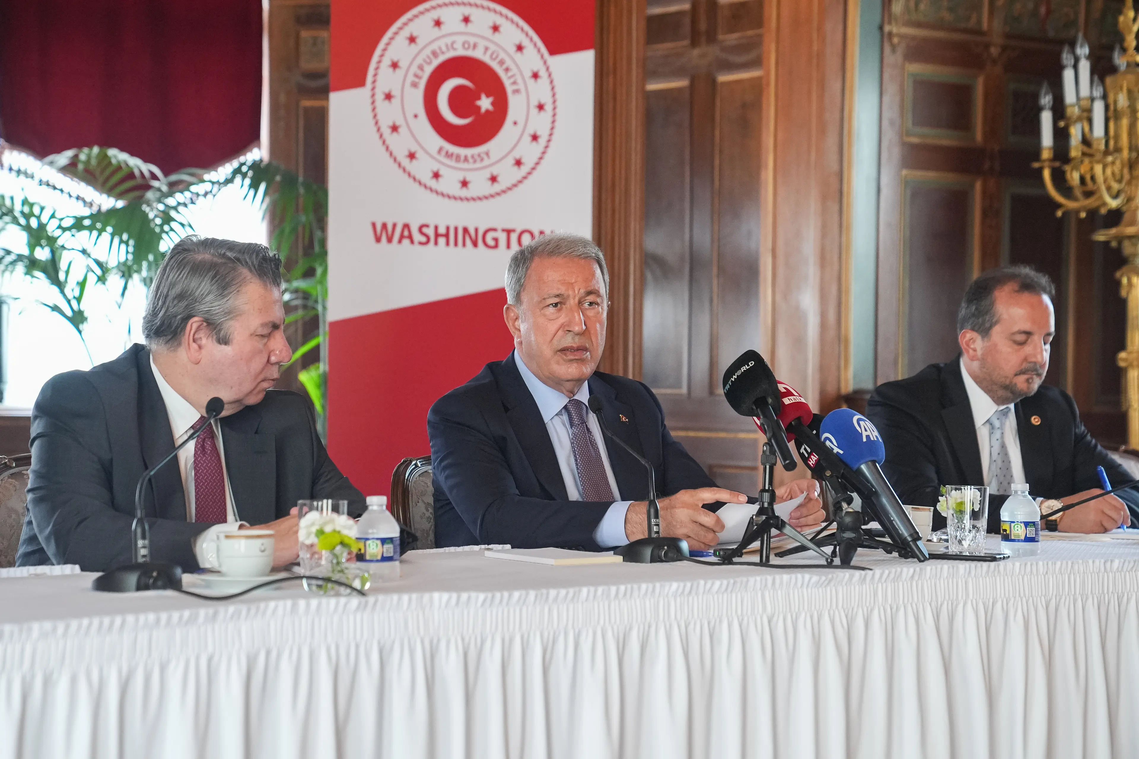 Washington’da konuşan Akar: S-400 meselesi bir şekilde çözülecek