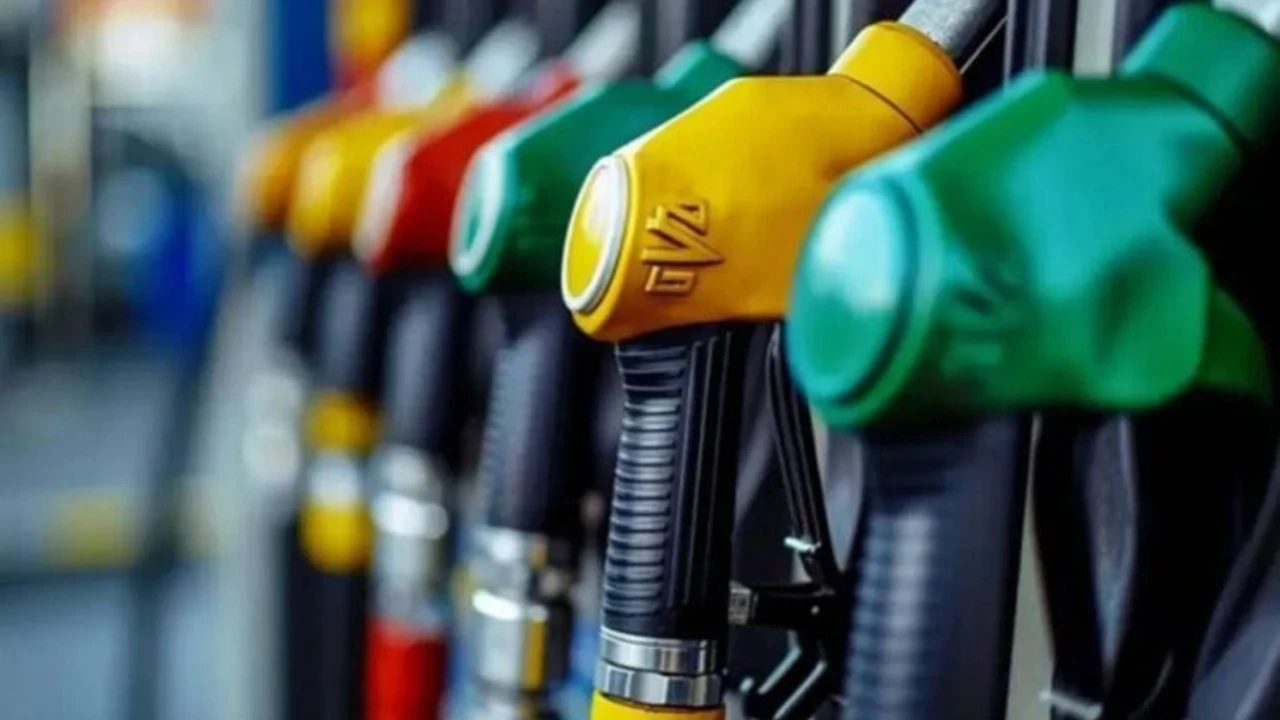 Türkiye'den Kürdistan Bölgesi'ne 50 milyon litre benzin ithali...