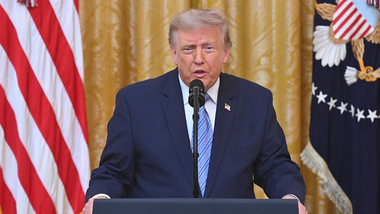 Trump: Sınırlarını kontrol edemeyen bir ülke...