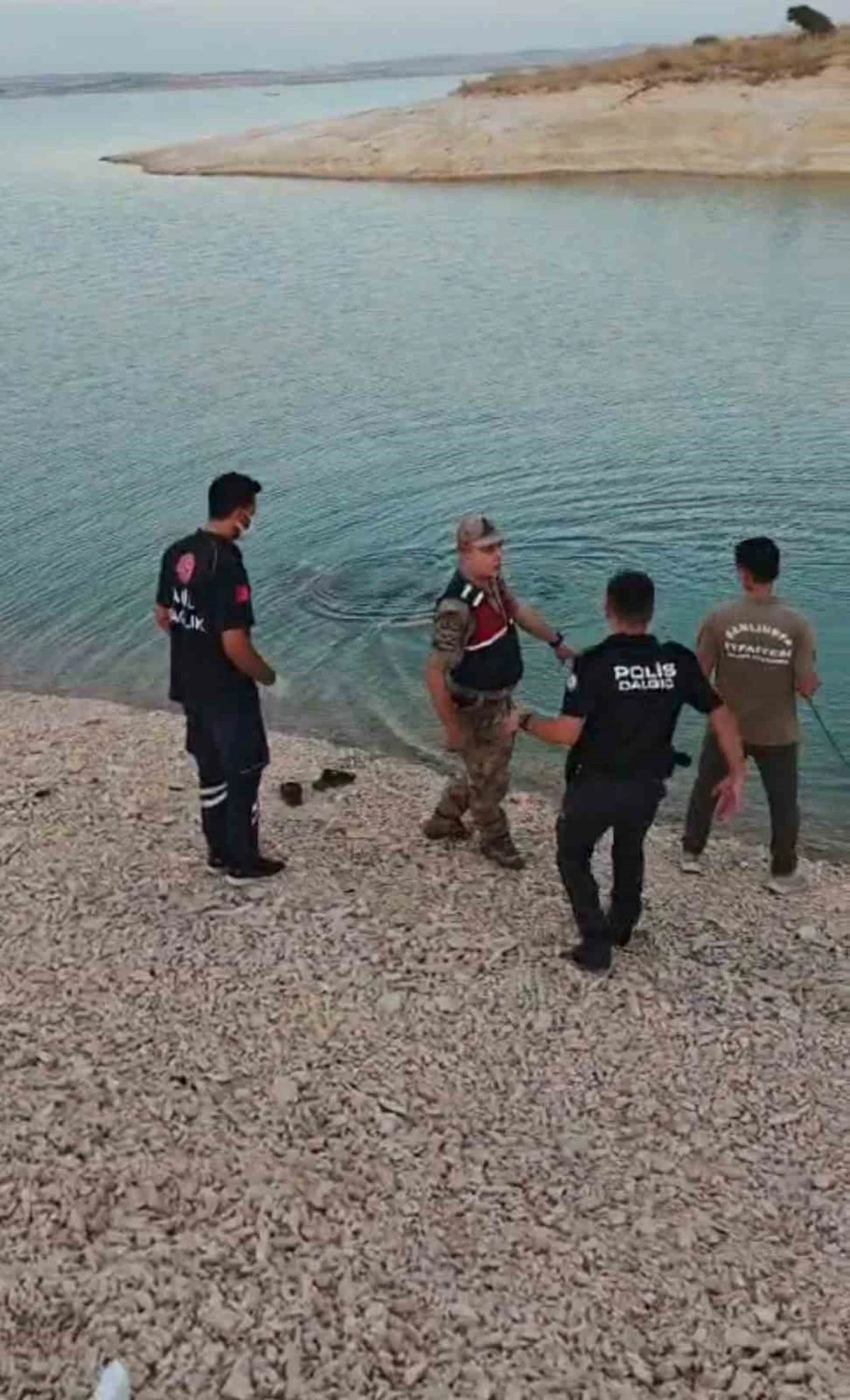 Li navça Bozhewayê xortekî di avê de fetisî