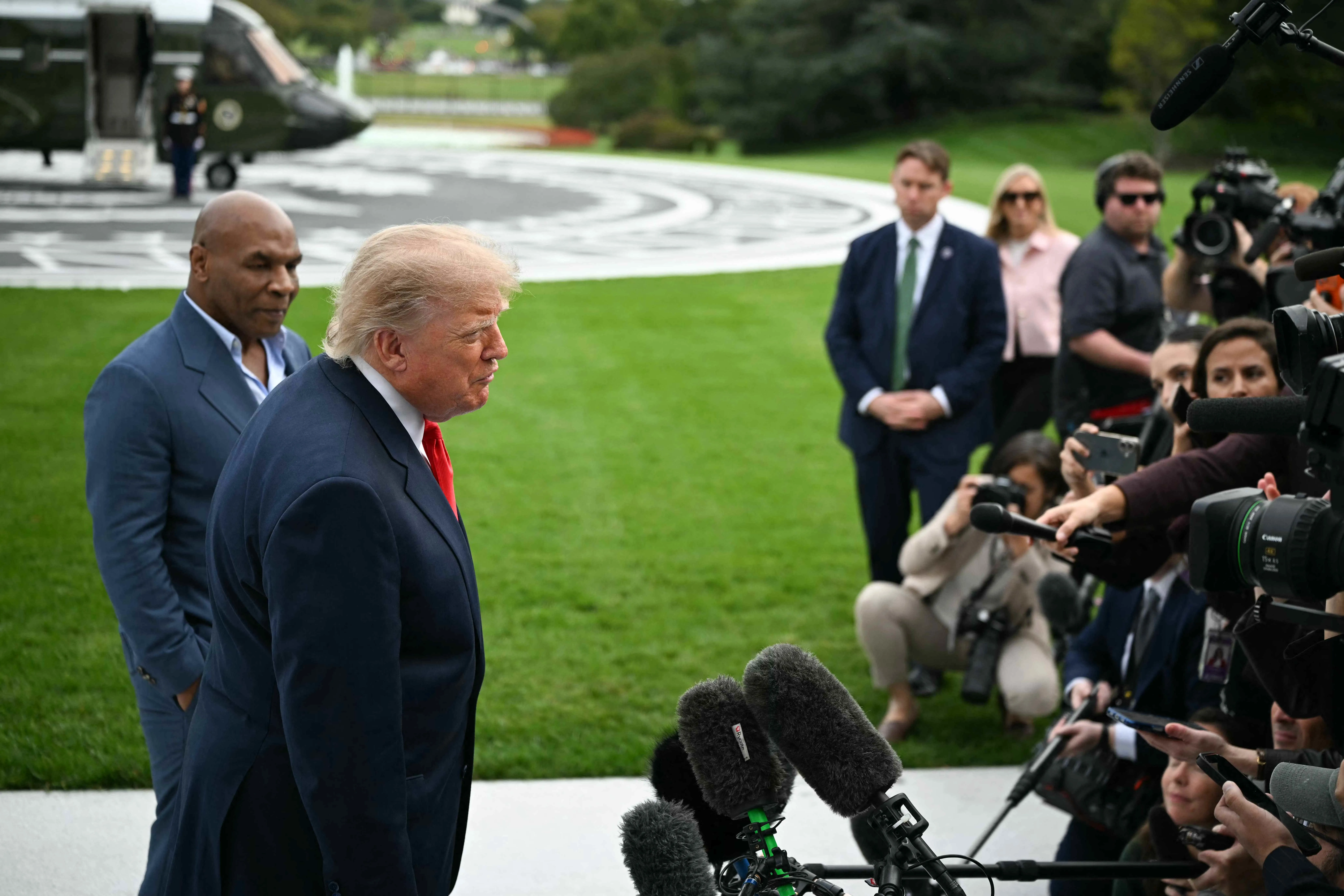 Trump: Husilerin saldırısından endişeliyim