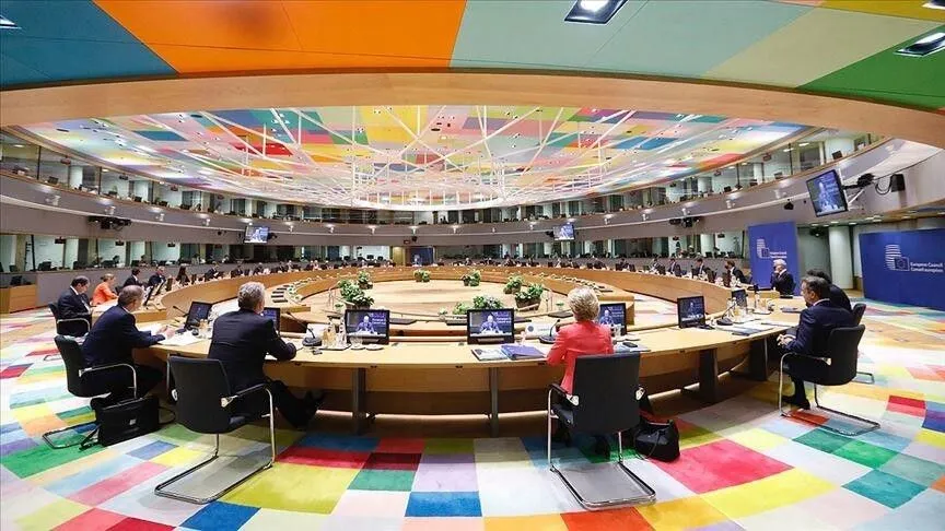 AB liderleri zirvenin ikinci gününde toplandı 