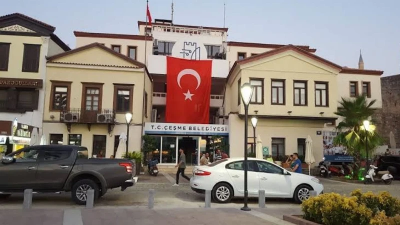 Çeşme Belediyesine operasyon: Başkan Yardımcısı gözaltına alındı