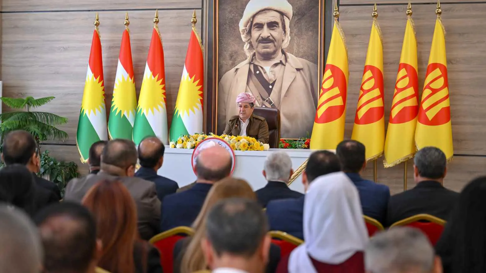 Başbakan Barzani, KDP Badinan Teşkilat Bürosu ile bir araya geldi