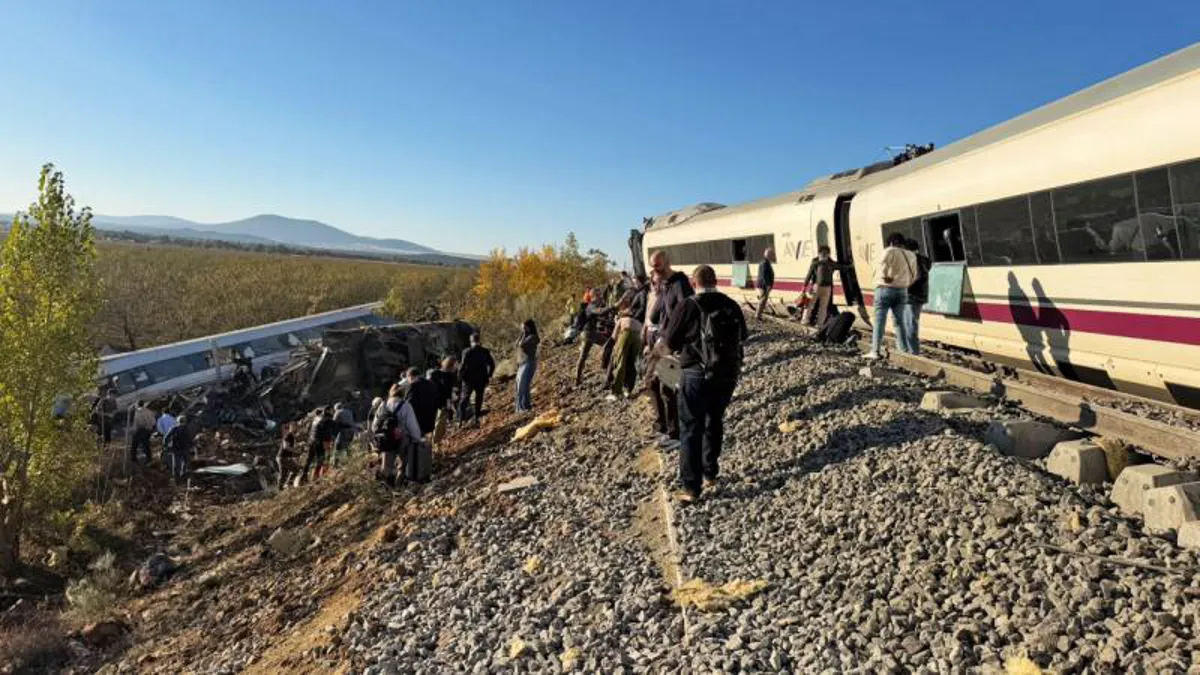 İspanya'da tren kazası: 46 ölü, 150 yaralı!